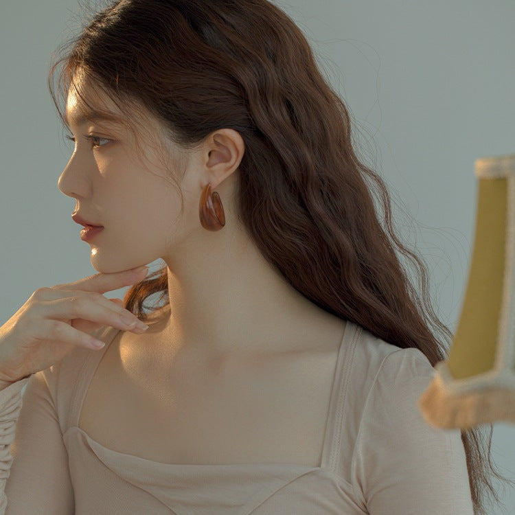 Wholesale Vintage Resin Exaggerated C Shape Earrings